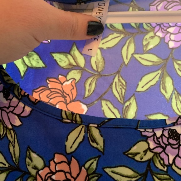 Lg Honey and Lace Tee - Picture 2 of 2